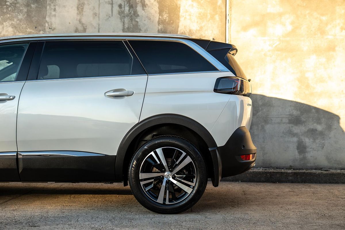 2021 Peugeot 5008 GT P87