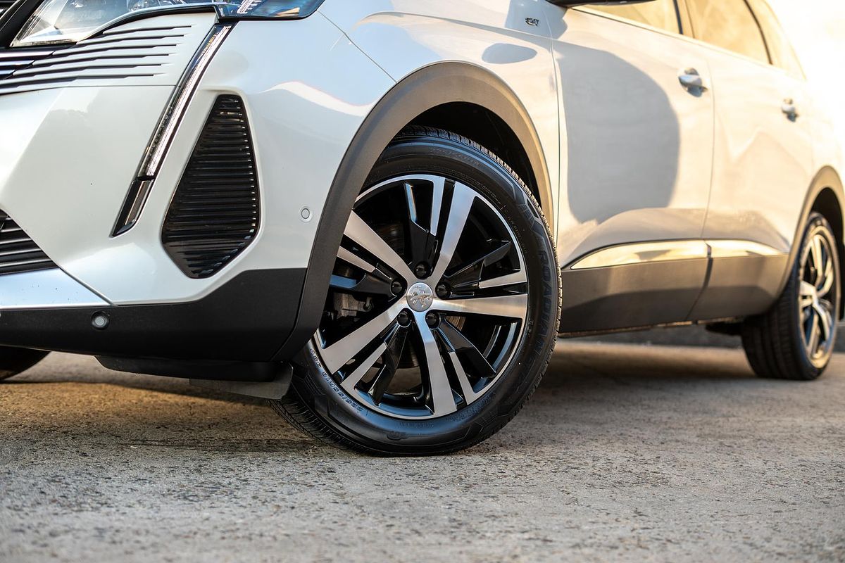 2021 Peugeot 5008 GT P87