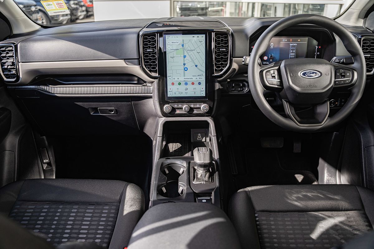 2024 Ford Everest Ambiente 2.0L