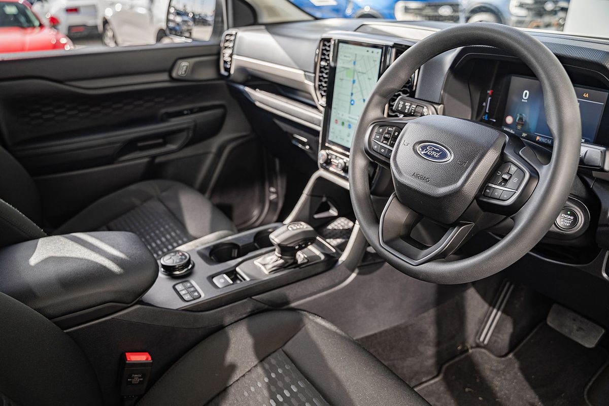 2024 Ford Everest Ambiente 2.0L