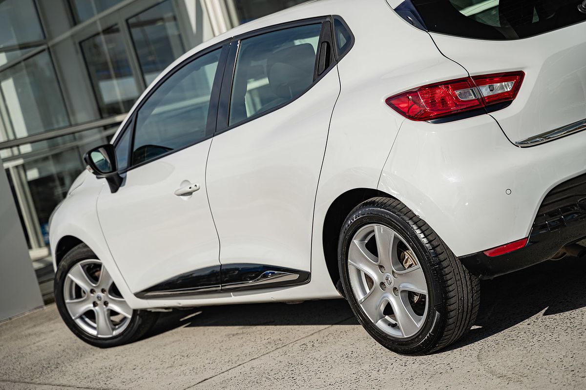 2016 Renault Clio Expression IV B98