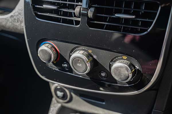 2016 Renault Clio Expression IV B98