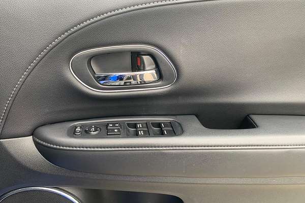 2018 Honda HR-V RS