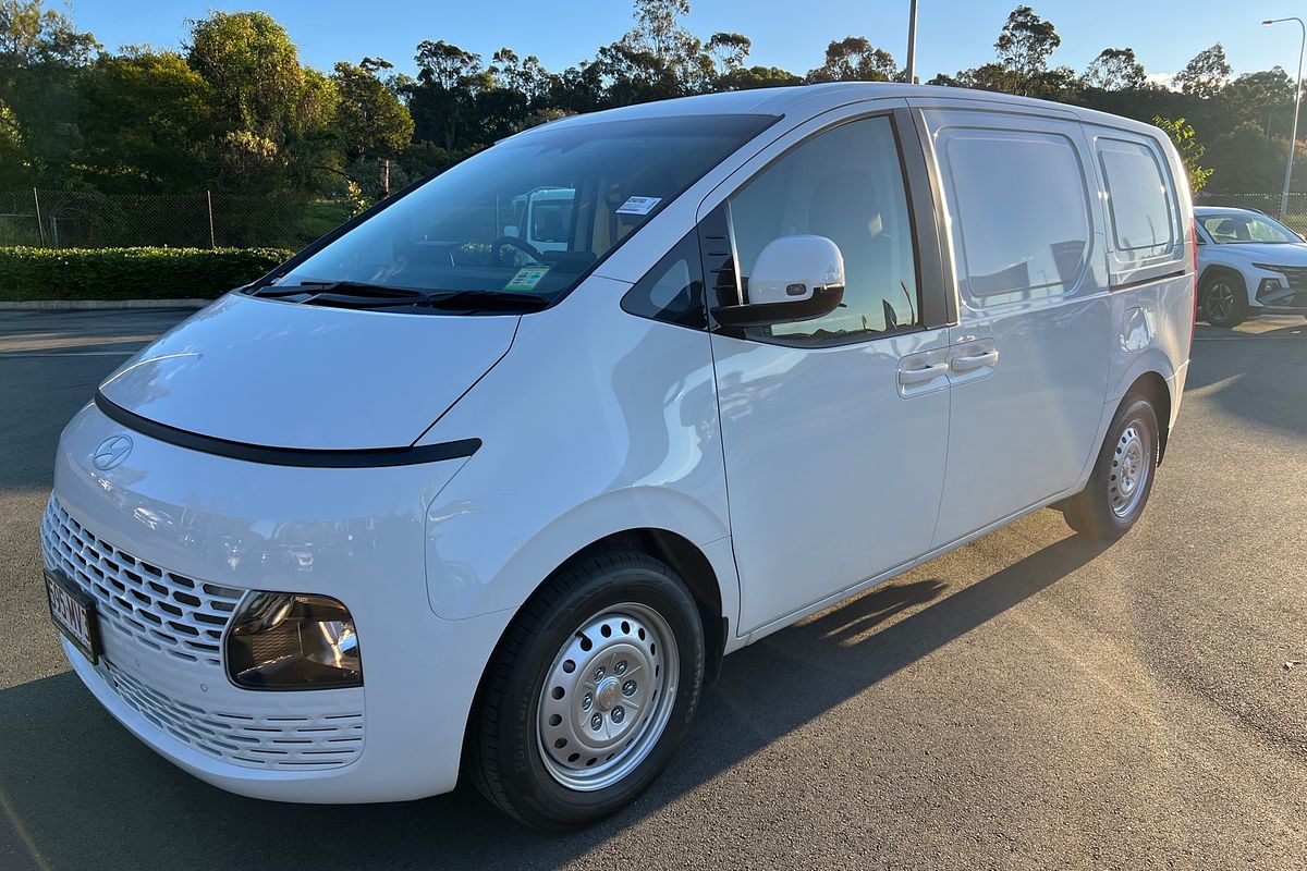 2024 Hyundai STARIA
