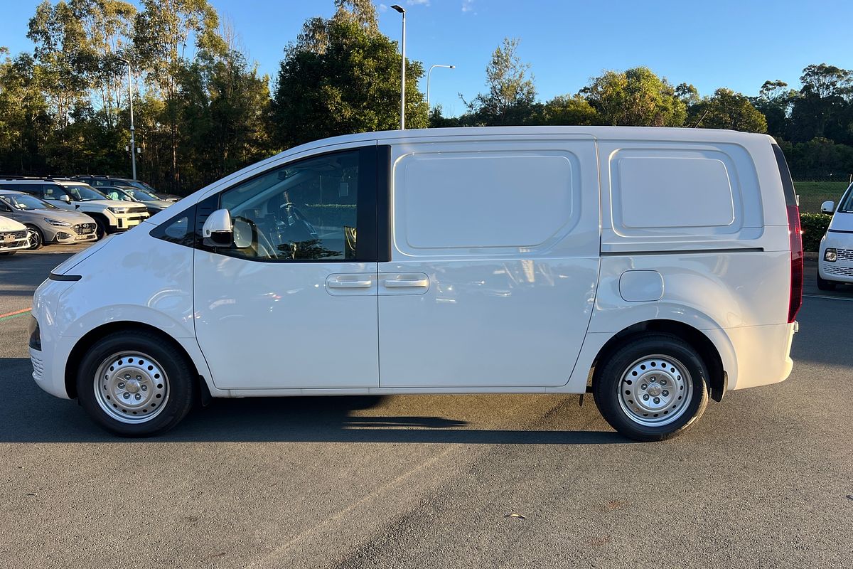 2024 Hyundai STARIA