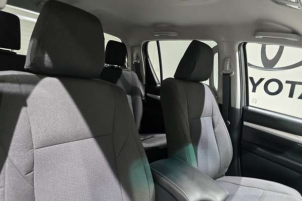 2024 Toyota Hilux Hilux 4x4 SR5 2.8L T Diesel Automatic Double Cab 48V GUN126R 4X4
