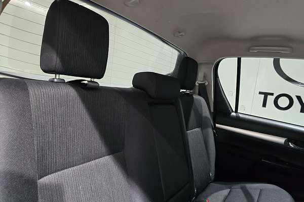 2024 Toyota Hilux Hilux 4x4 SR5 2.8L T Diesel Automatic Double Cab 48V GUN126R 4X4