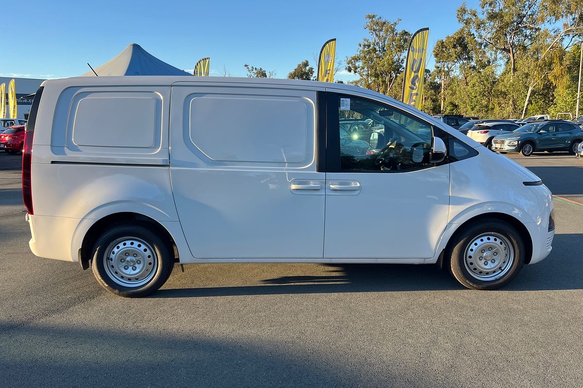 2024 Hyundai STARIA