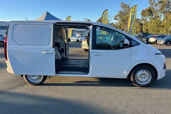 2024 Hyundai STARIA