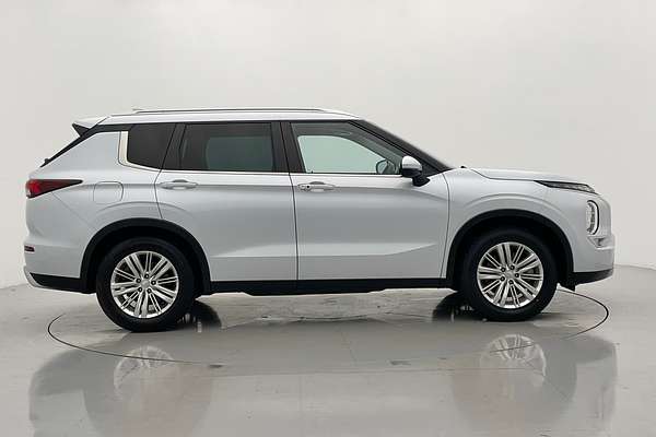 2022 Mitsubishi Outlander LS ZM