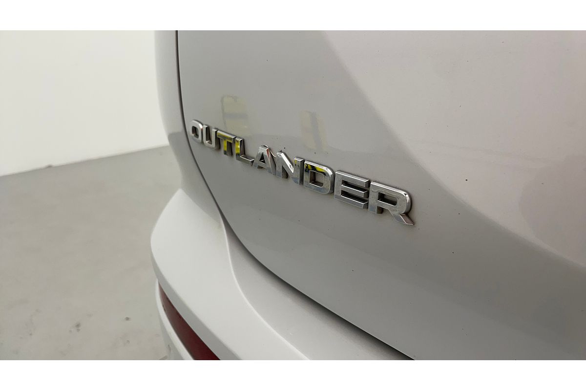 2022 Mitsubishi Outlander LS ZM