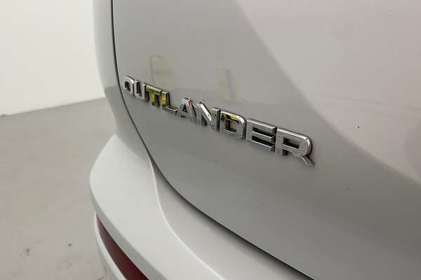 2022 Mitsubishi Outlander LS ZM