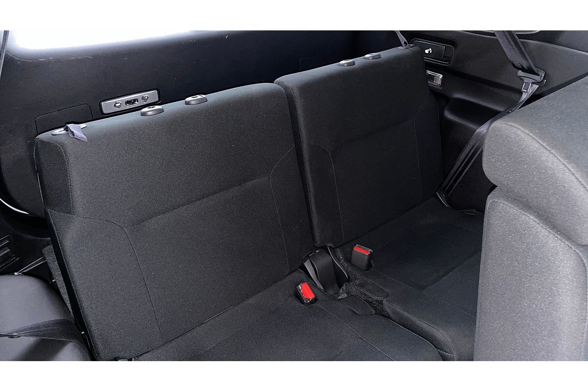 2022 Mitsubishi Outlander LS ZM