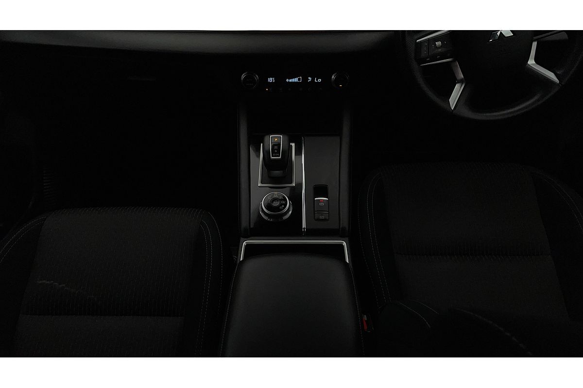 2022 Mitsubishi Outlander LS ZM