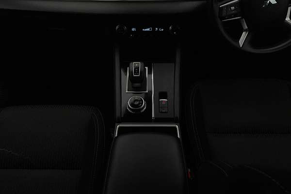 2022 Mitsubishi Outlander LS ZM