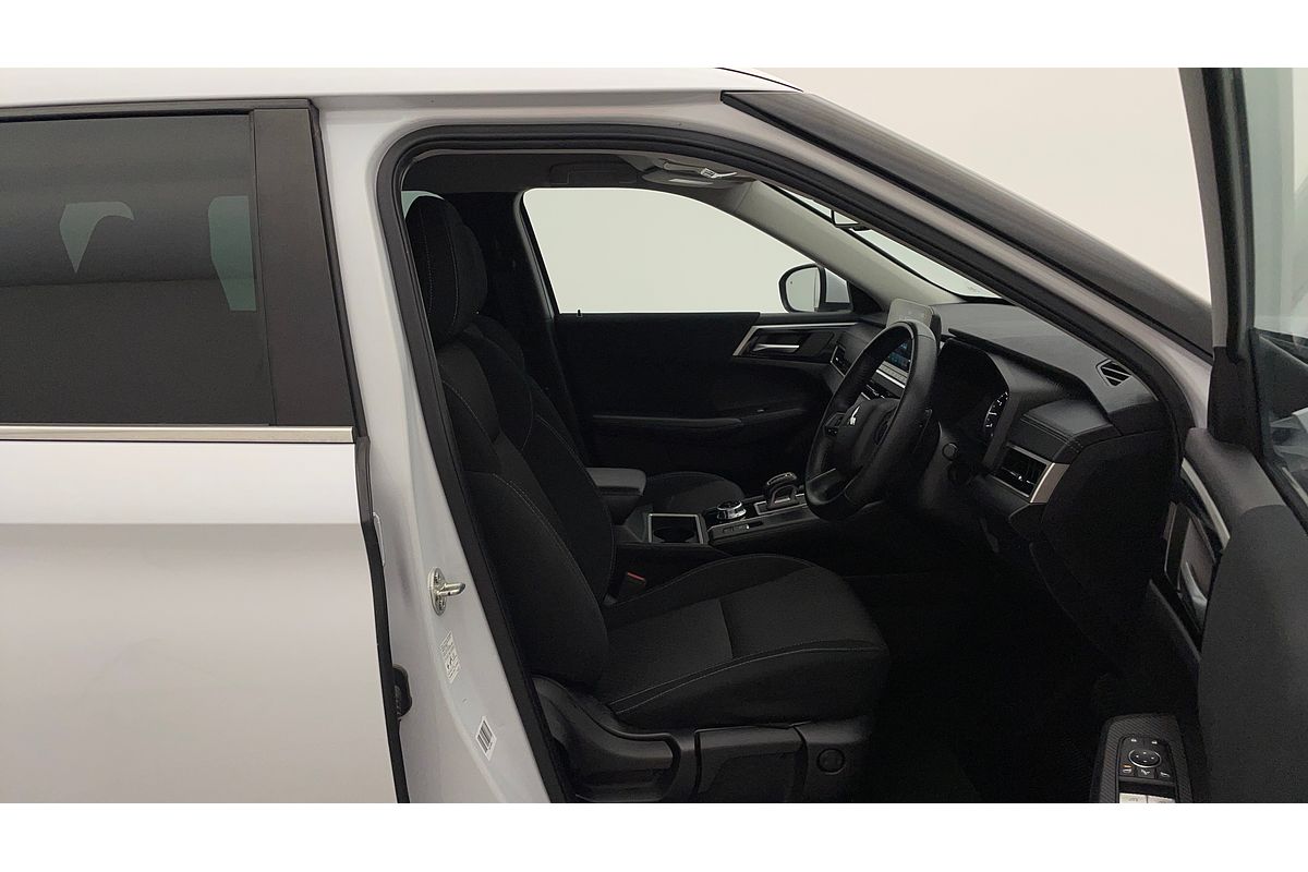 2022 Mitsubishi Outlander LS ZM