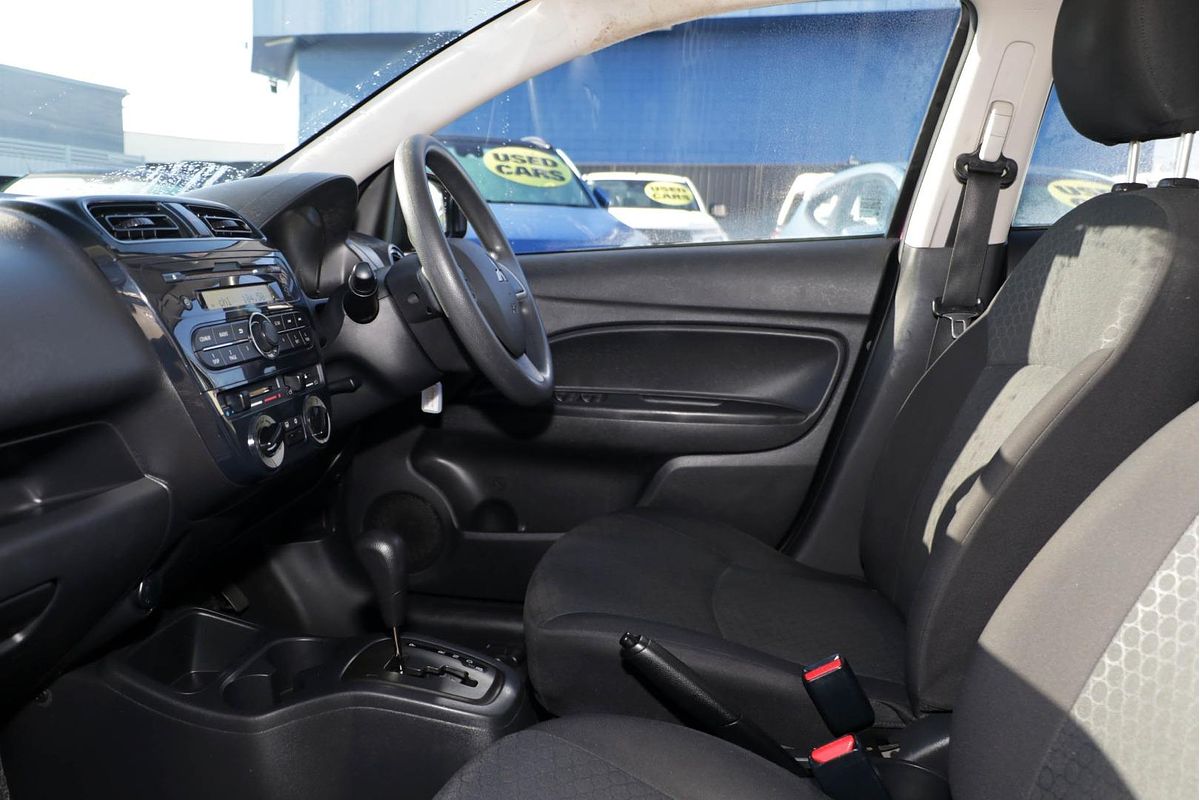 2014 Mitsubishi Mirage ES LA
