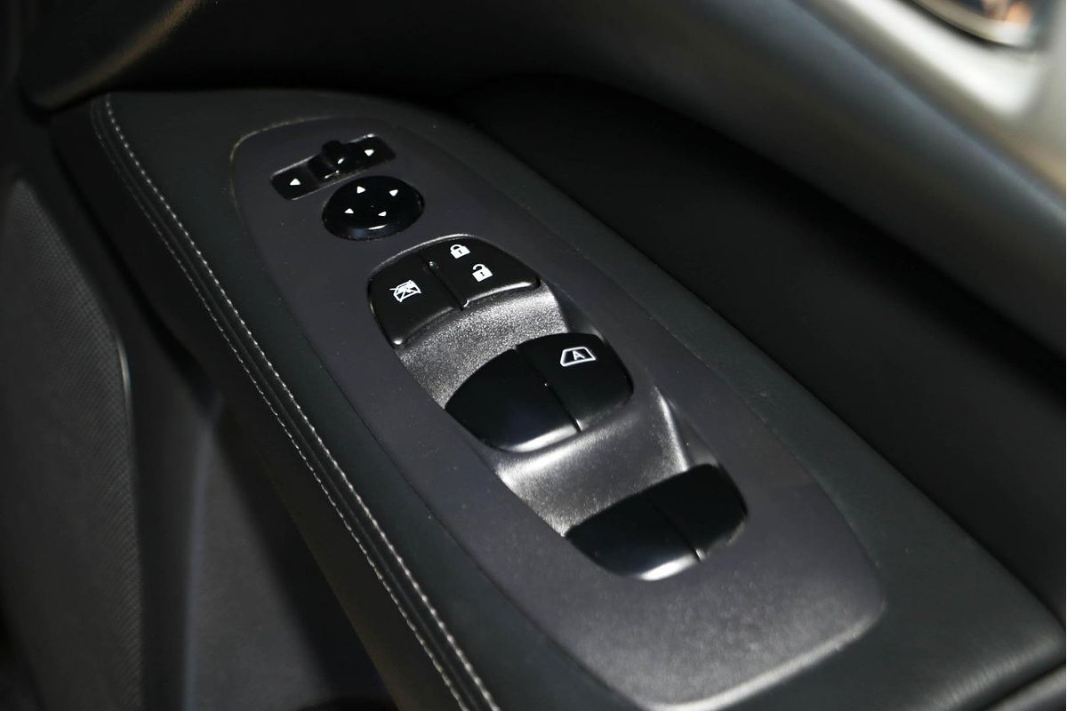 2016 Nissan Pathfinder ST-L R52