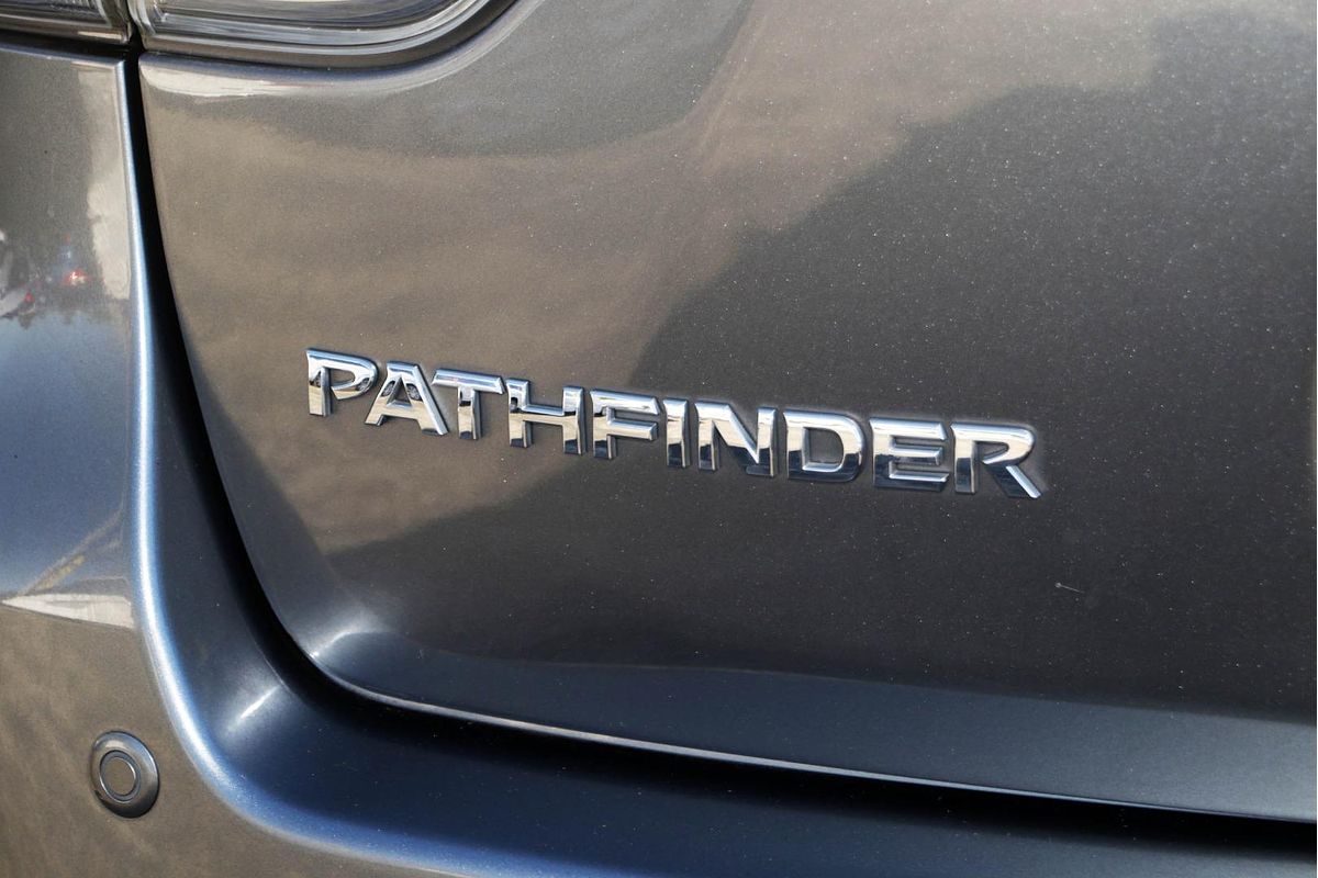 2016 Nissan Pathfinder ST-L R52
