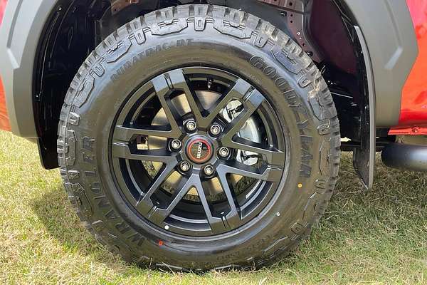 2025 Isuzu D-MAX BLADE 4X4