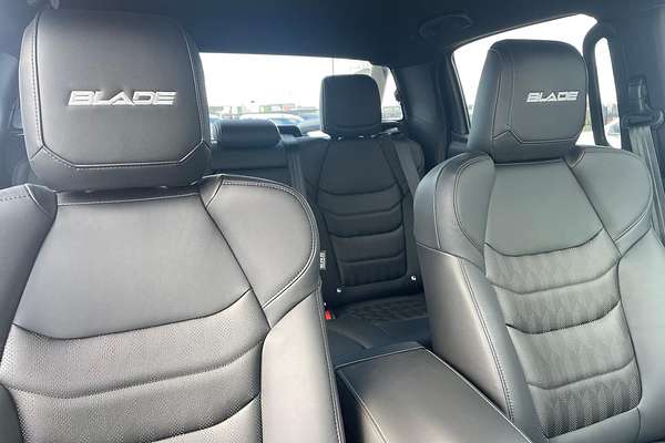 2025 Isuzu D-MAX BLADE 4X4