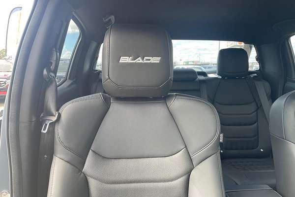 2025 Isuzu D-MAX BLADE 4X4