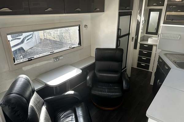 2015 Crusader EXCALIBUR CARAVAN