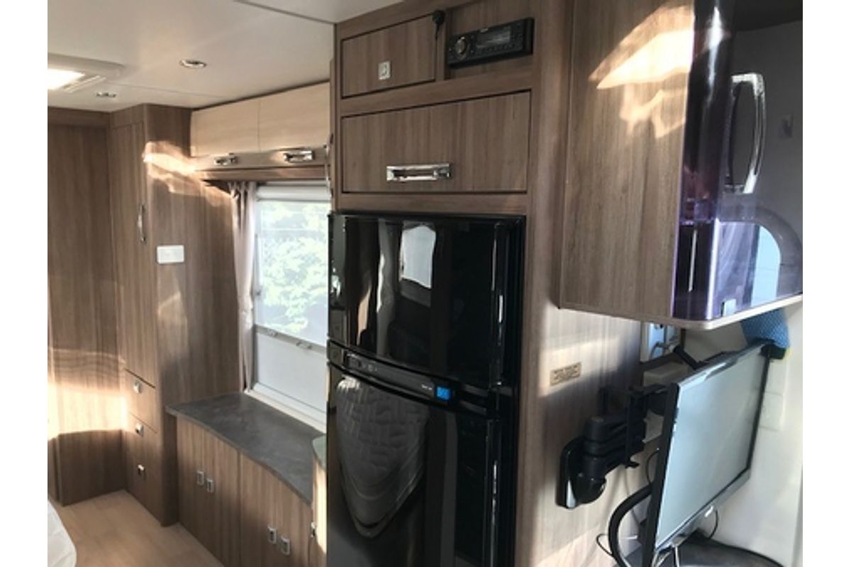 2016 Jayco SILVERLINE CARAVAN 21' (21.65