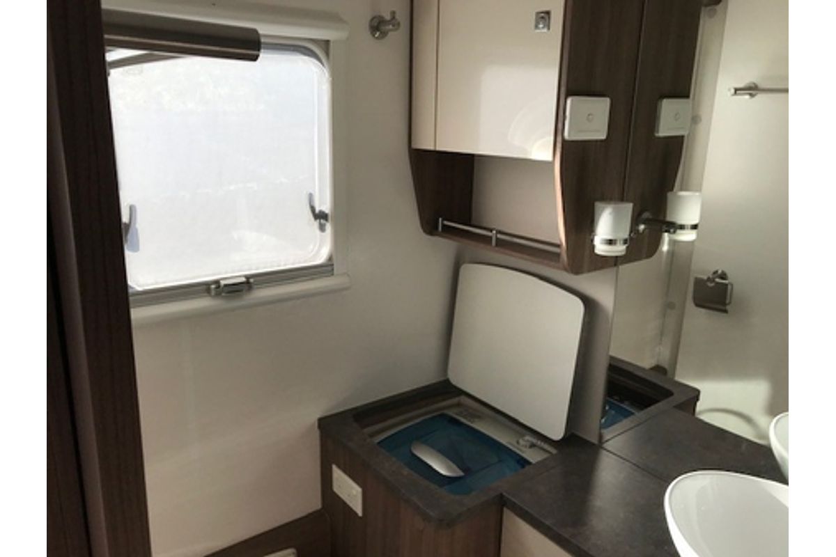 2016 Jayco SILVERLINE CARAVAN 21' (21.65