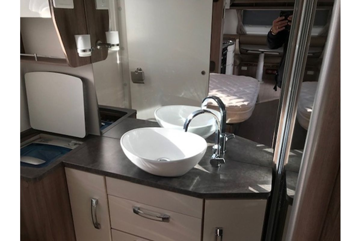 2016 Jayco SILVERLINE CARAVAN 21' (21.65