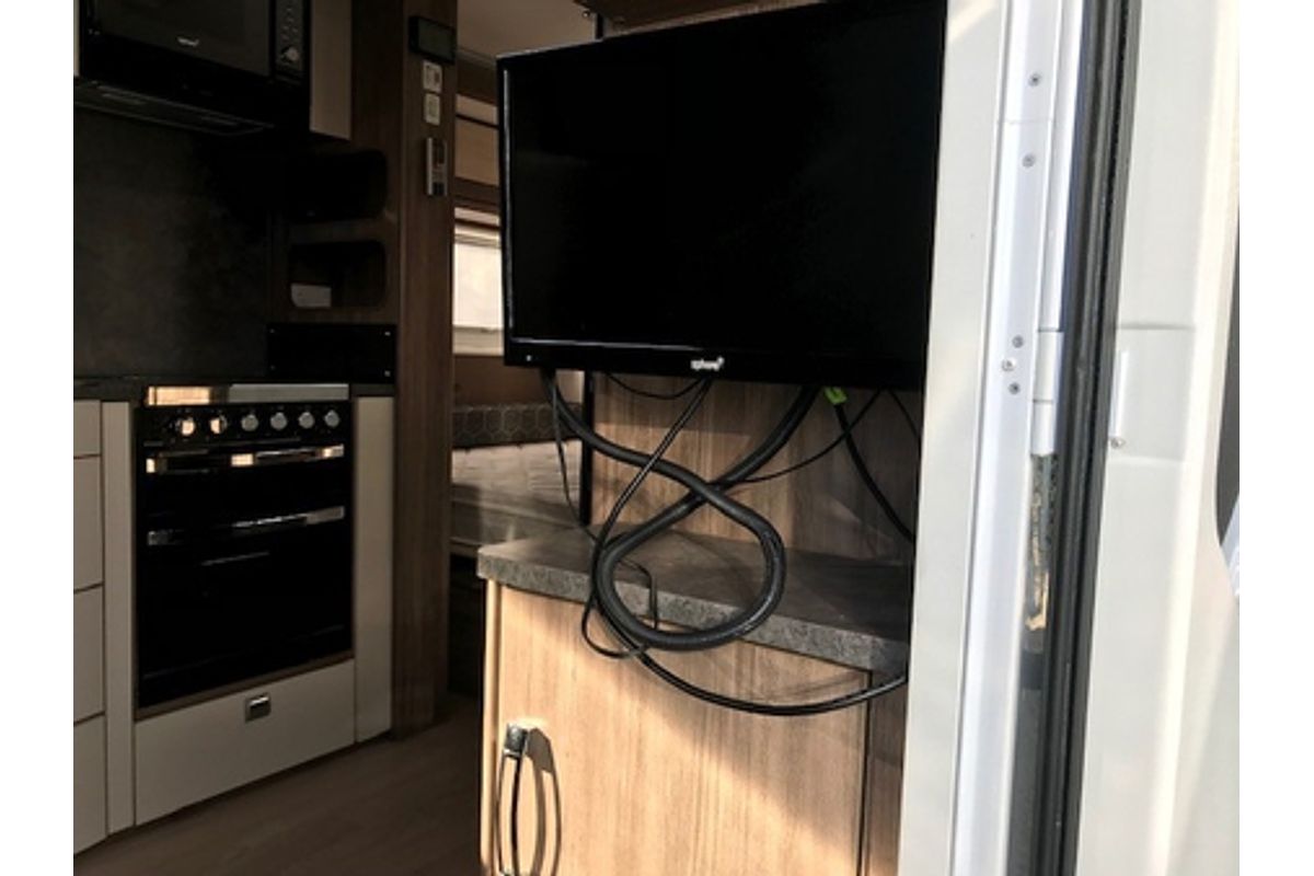 2016 Jayco SILVERLINE CARAVAN 21' (21.65