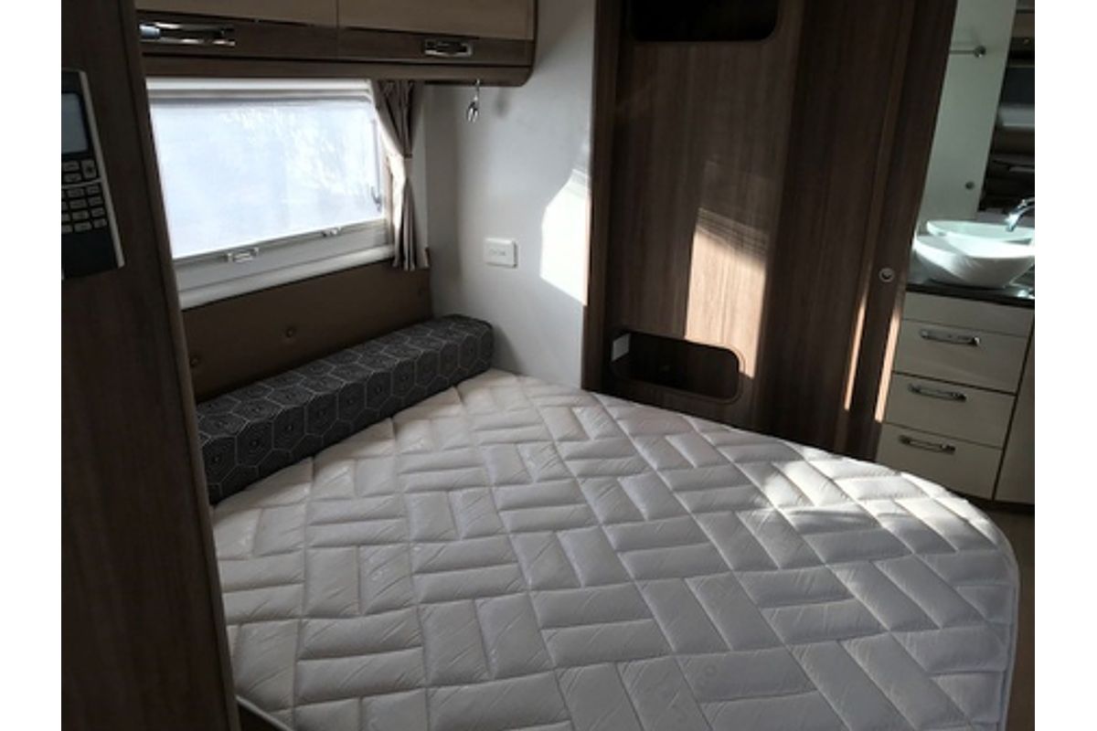 2016 Jayco SILVERLINE CARAVAN 21' (21.65