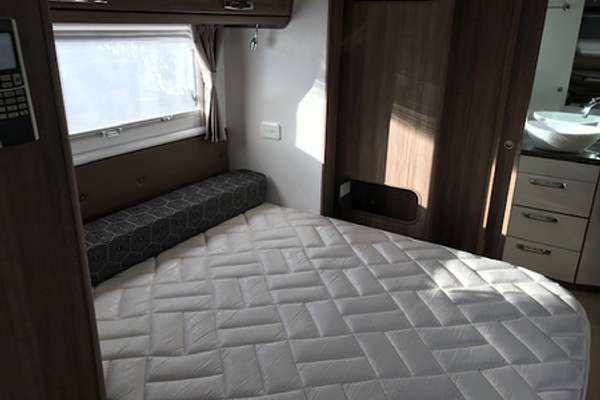 2016 Jayco SILVERLINE CARAVAN 21' (21.65