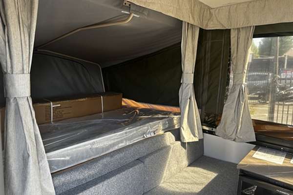 2025 Jayco LARK CAMPER OB.CP-MY25