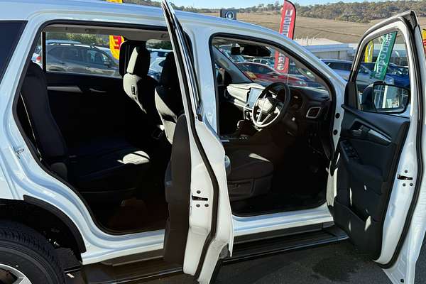 2025 Isuzu MU-X LS-M