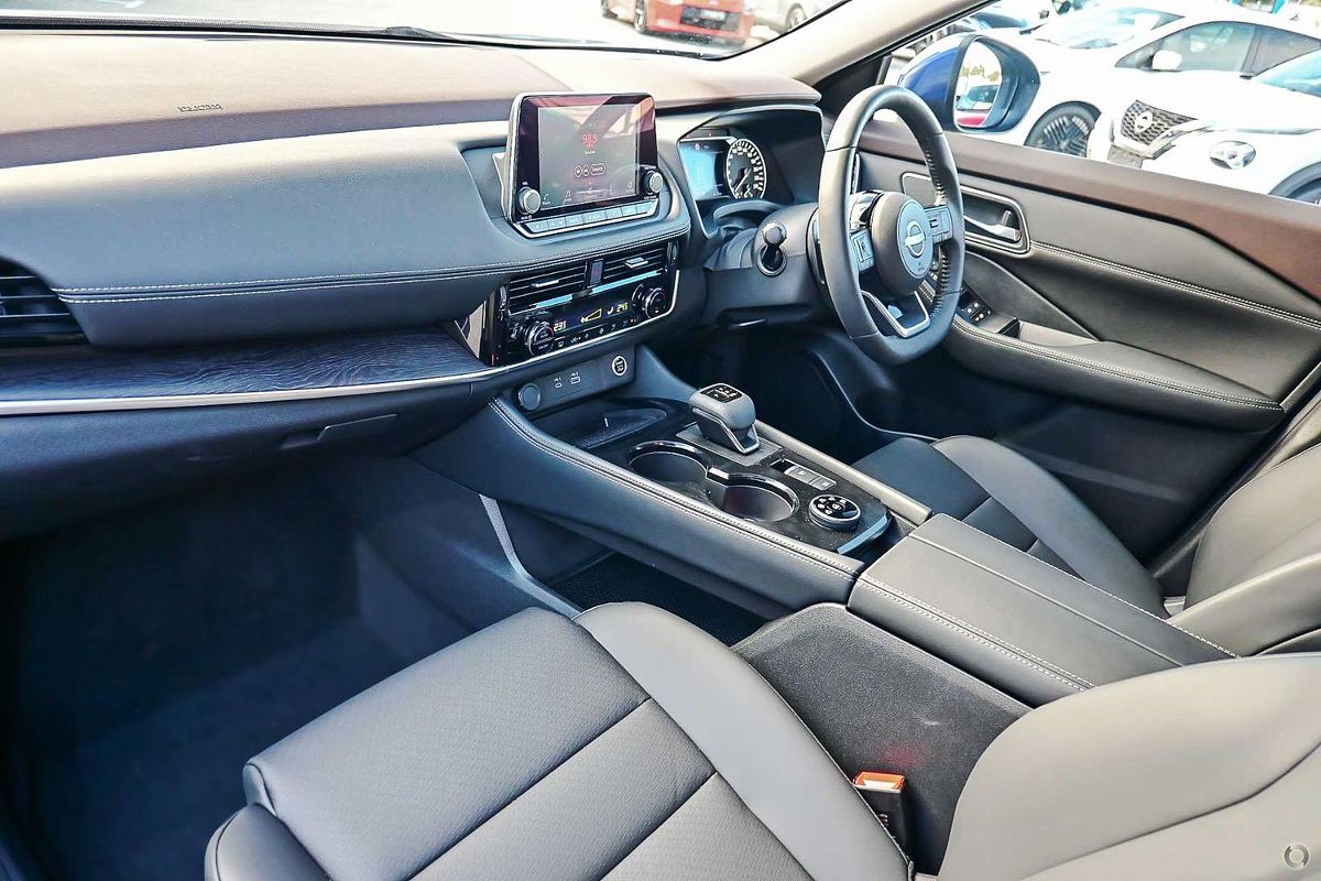 2024 Nissan X-TRAIL ST-L T33