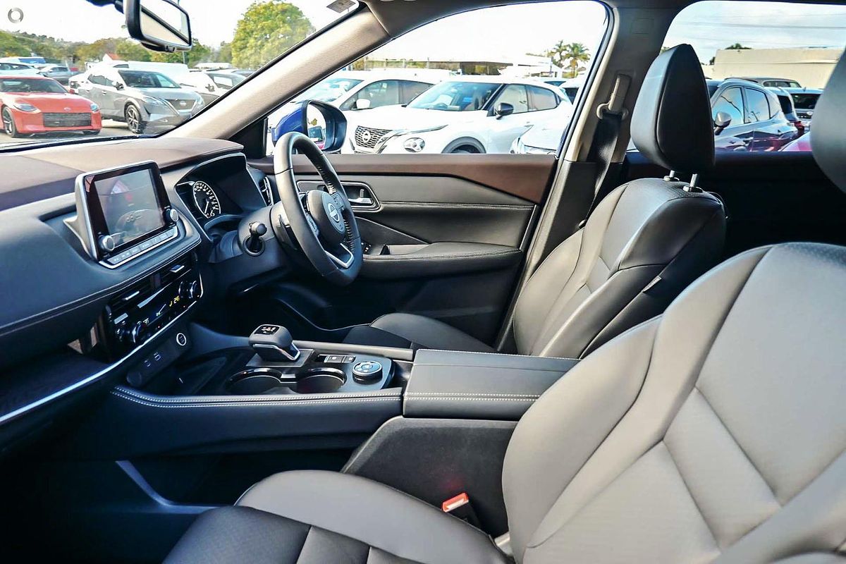 2024 Nissan X-TRAIL ST-L T33