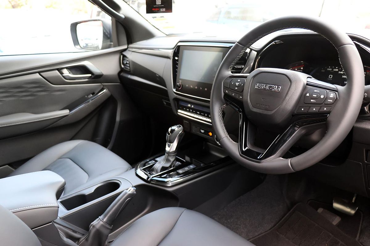 2024 Isuzu D-MAX BLADE 4X4