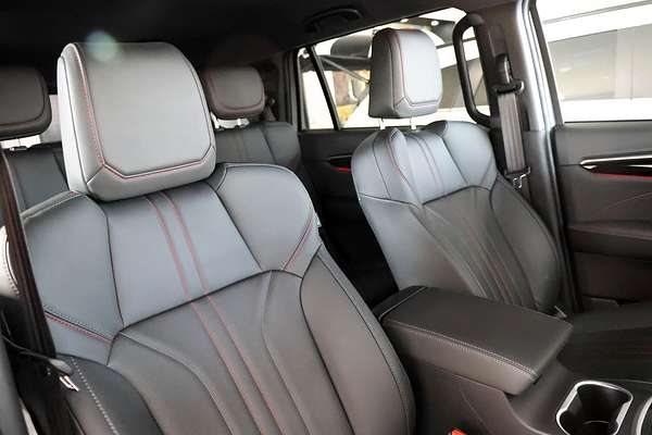 2024 Isuzu MU-X X-TERRAIN