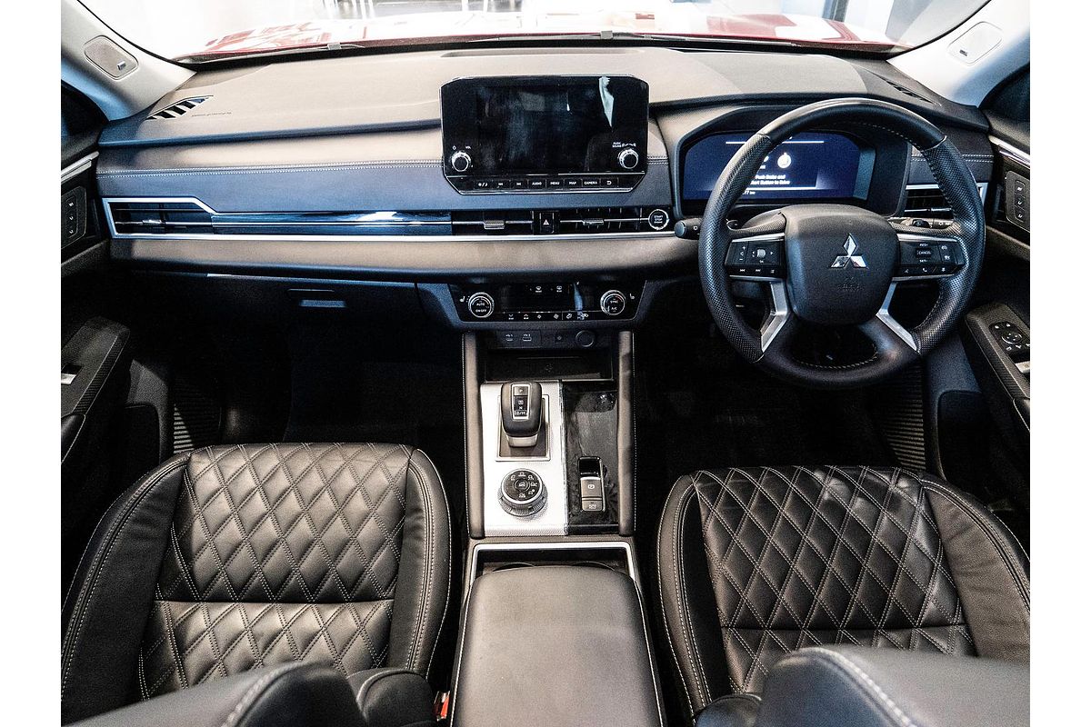 2022 Mitsubishi Outlander Exceed ZM