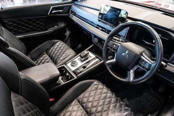 2022 Mitsubishi Outlander Exceed ZM
