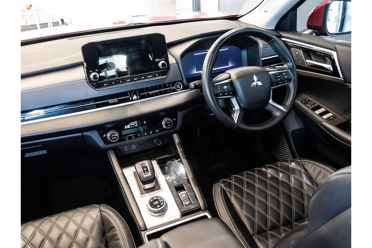 2022 Mitsubishi Outlander Exceed ZM