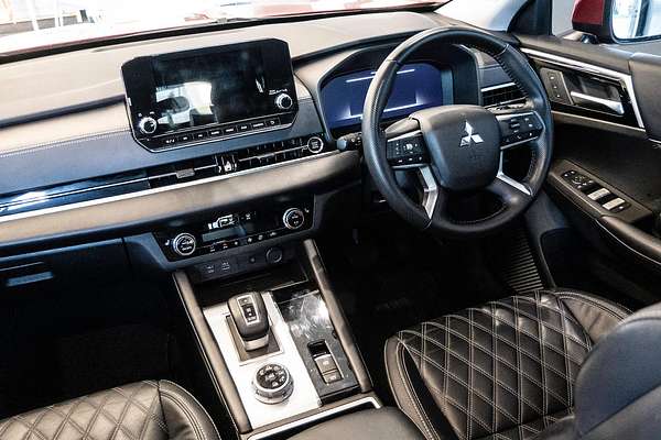 2022 Mitsubishi Outlander Exceed ZM
