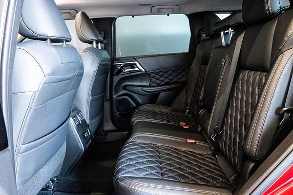 2022 Mitsubishi Outlander Exceed ZM