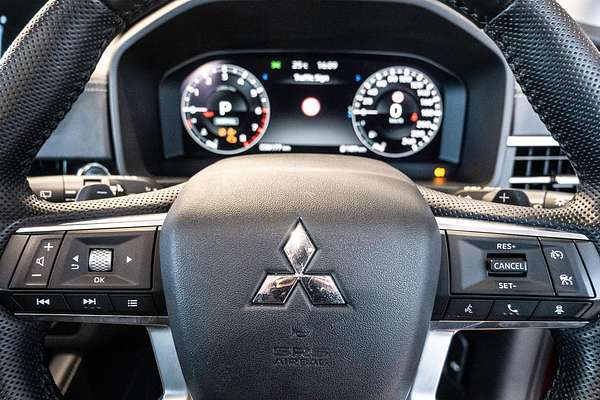 2022 Mitsubishi Outlander Exceed ZM