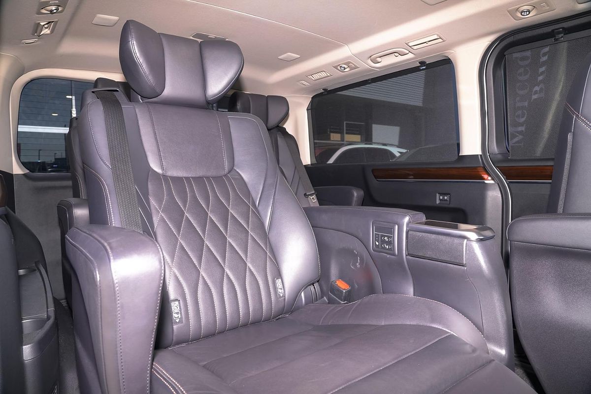 2019 Toyota Granvia VX GDH303R