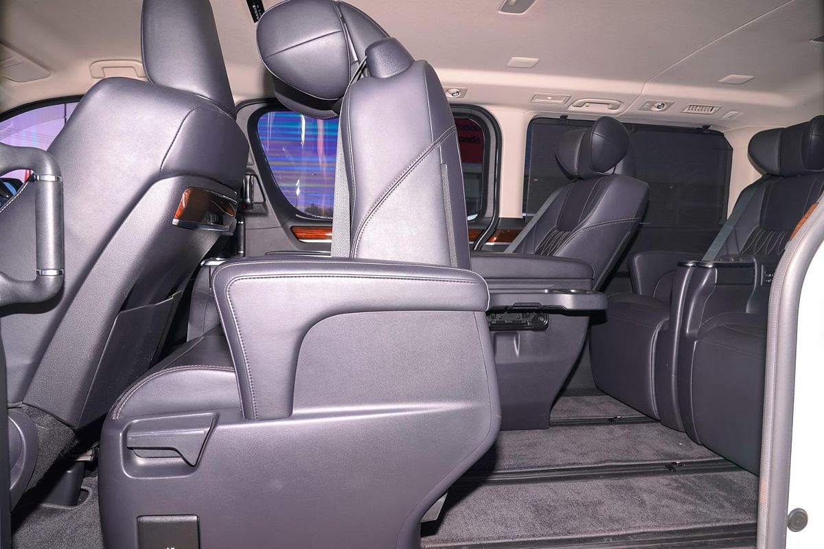 2019 Toyota Granvia VX GDH303R