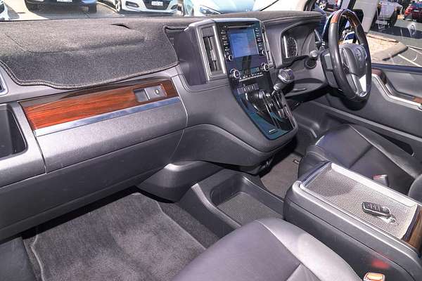2019 Toyota Granvia VX GDH303R