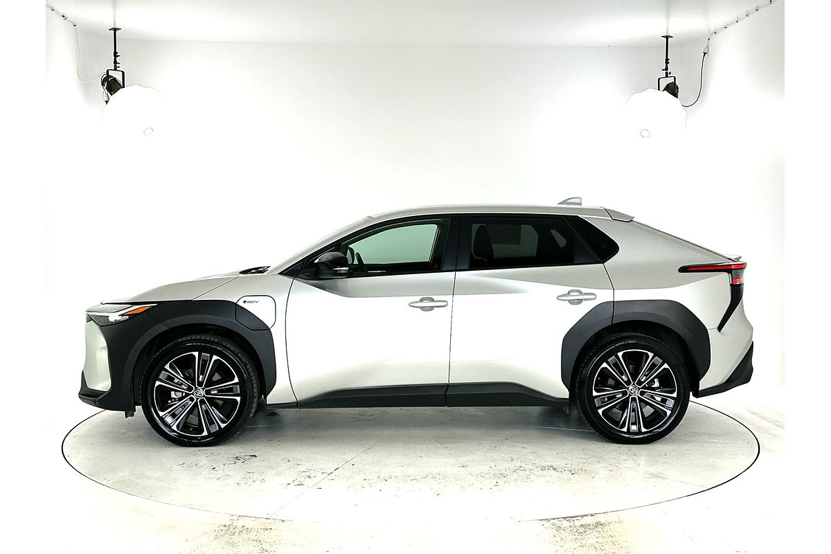 2024 Toyota bZ4X XEAM10R