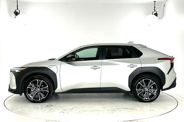 2024 Toyota bZ4X XEAM10R